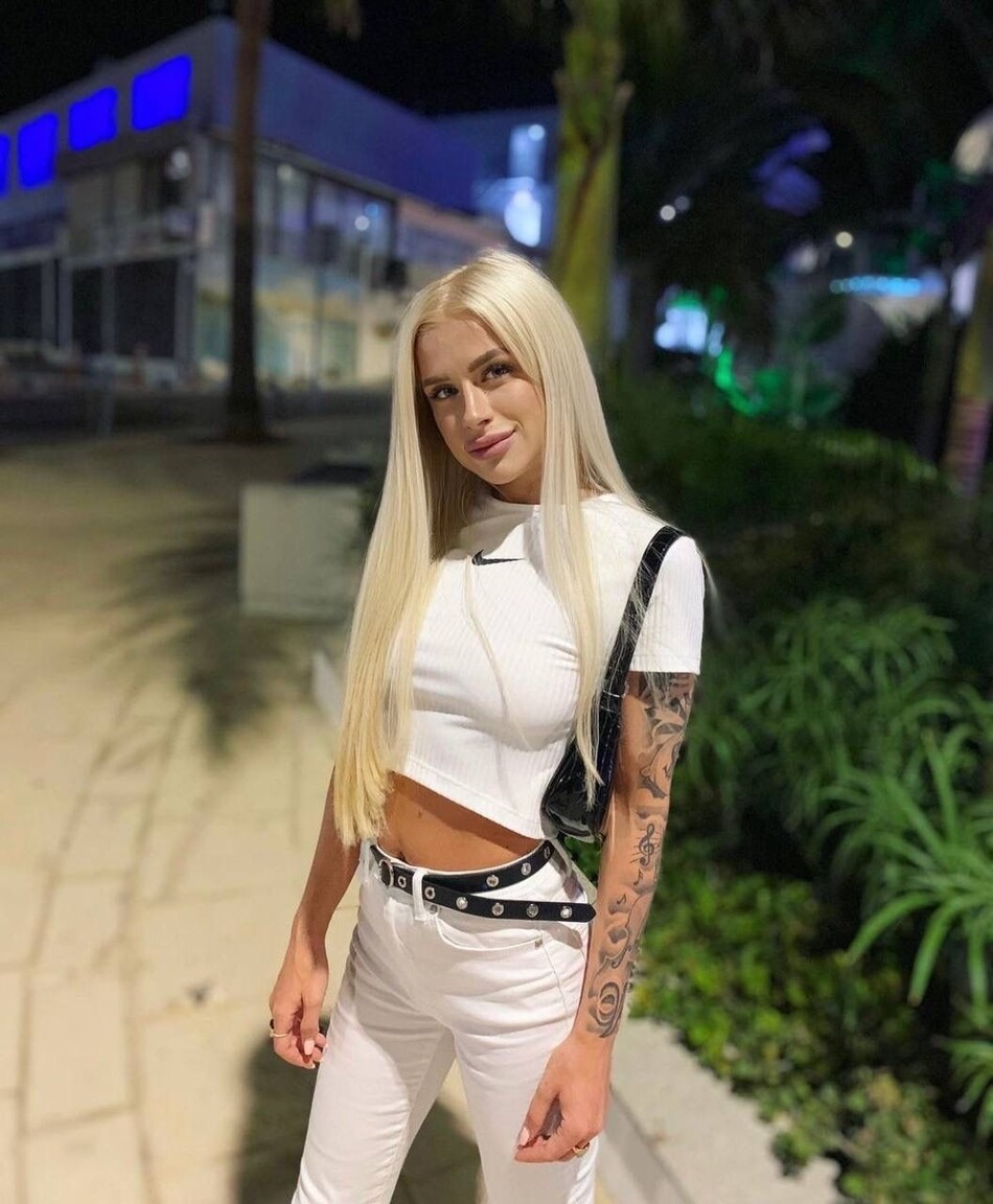 Valeria international dating love