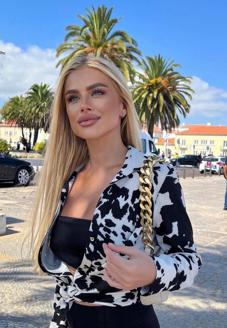 Valeria international dating love