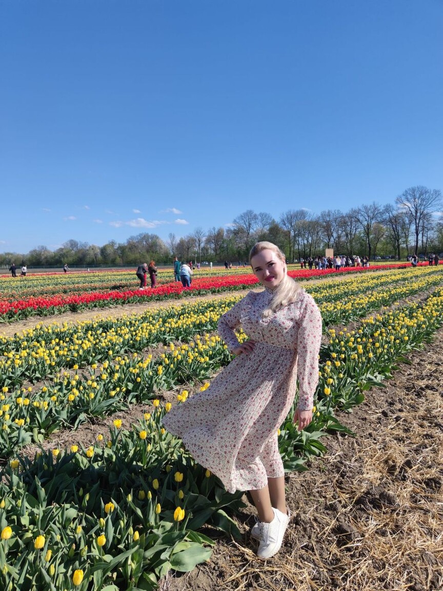 Julia romanian brides dating