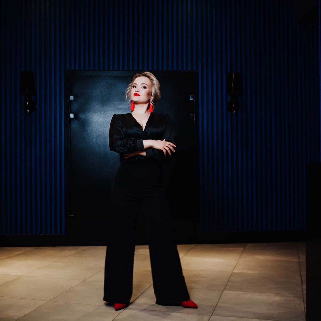 Julia romanian brides dating