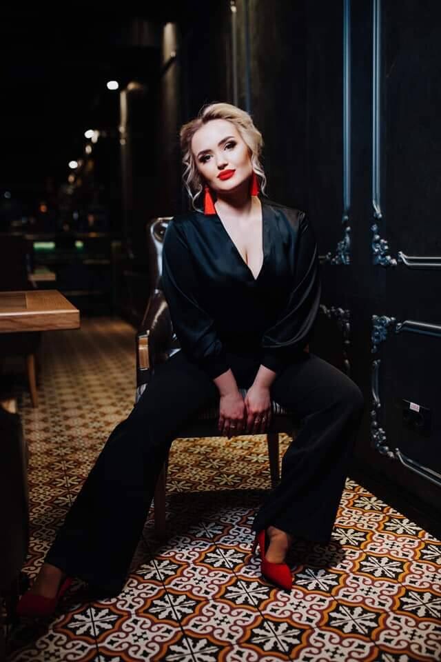 Julia romanian brides dating