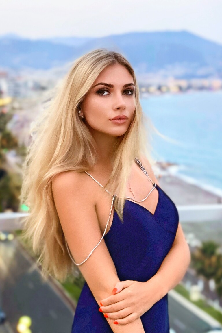 Daria date of bridesmaid