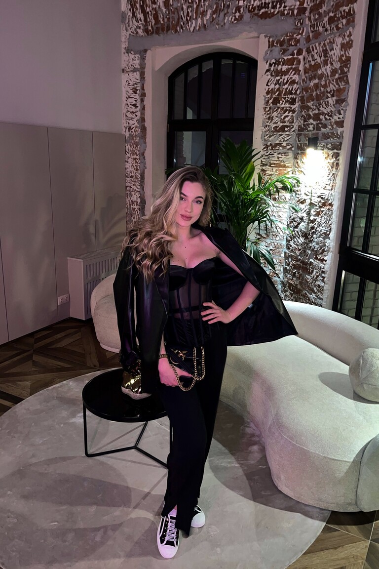 Victoria international dating website