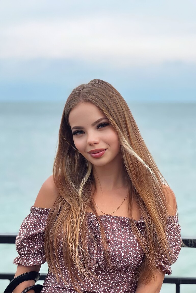 Ilona brides bay dating