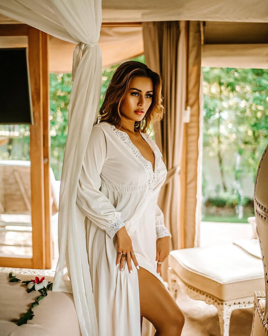 Melinda indonesian brides dating site