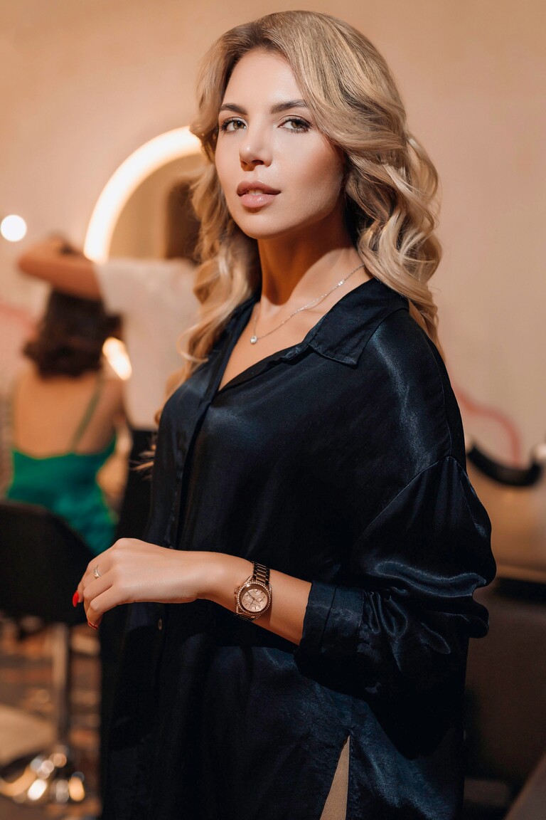 Taisia international dating europe