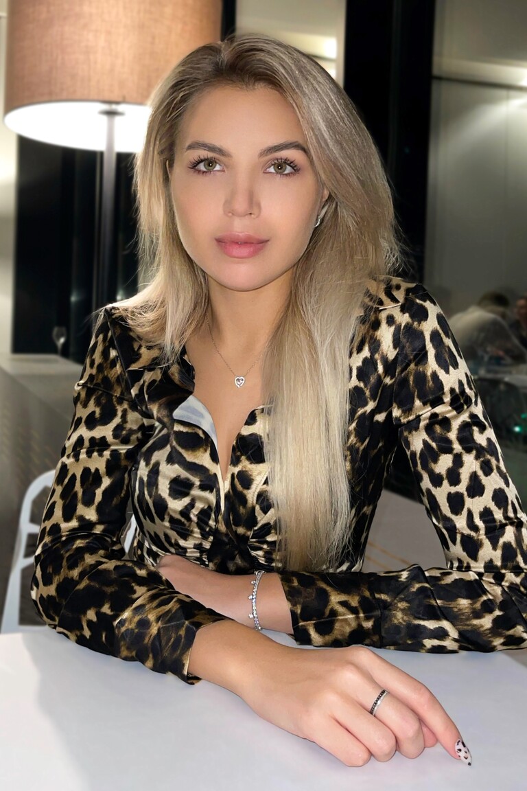 Taisia international dating europe