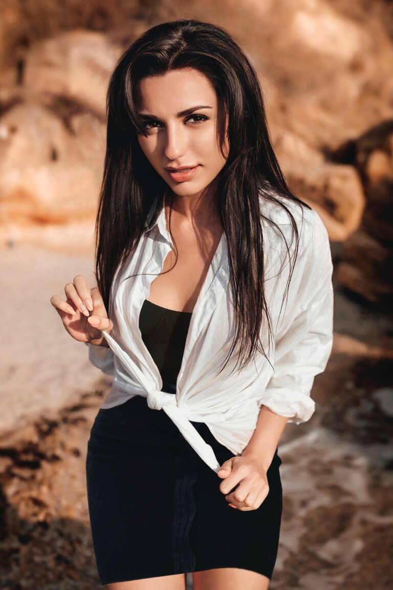 Daria latin brides dating