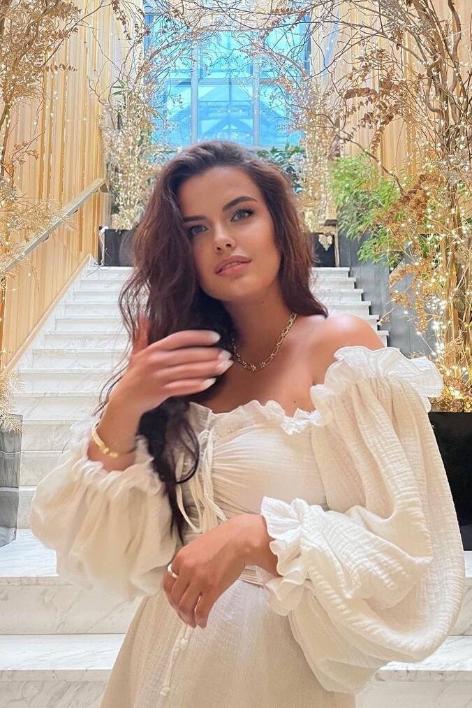 Julia dating internationally