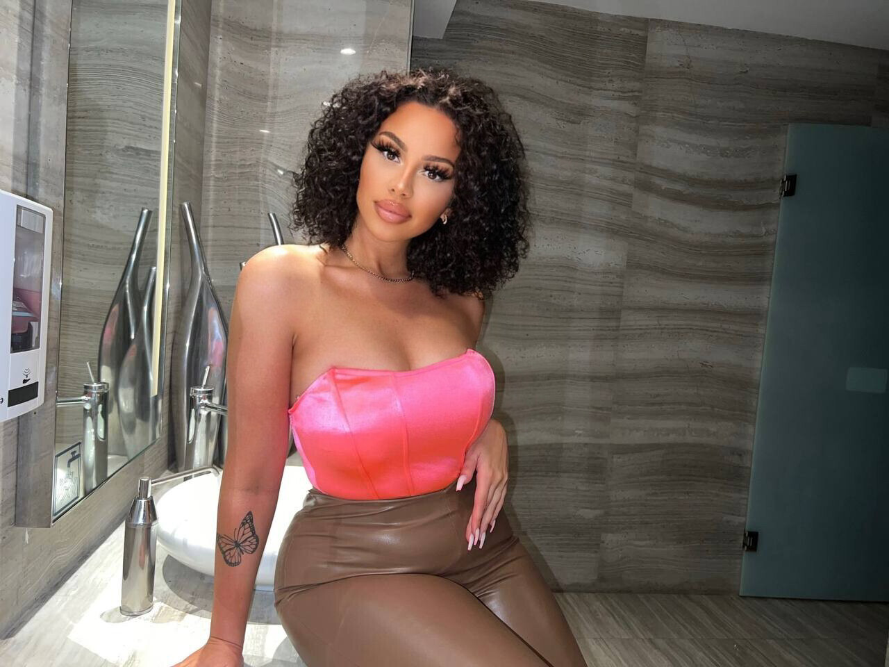 Vanessa international dating app japan