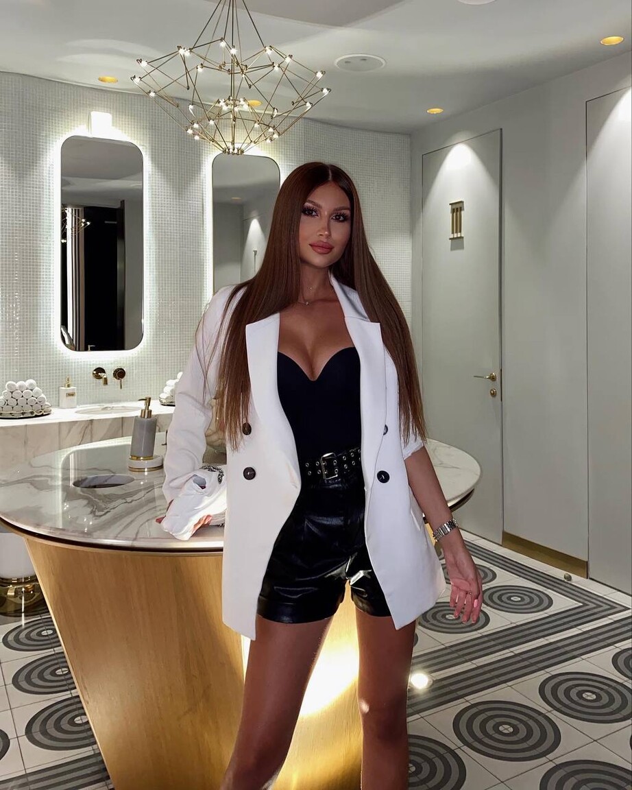 Nicole international dating england