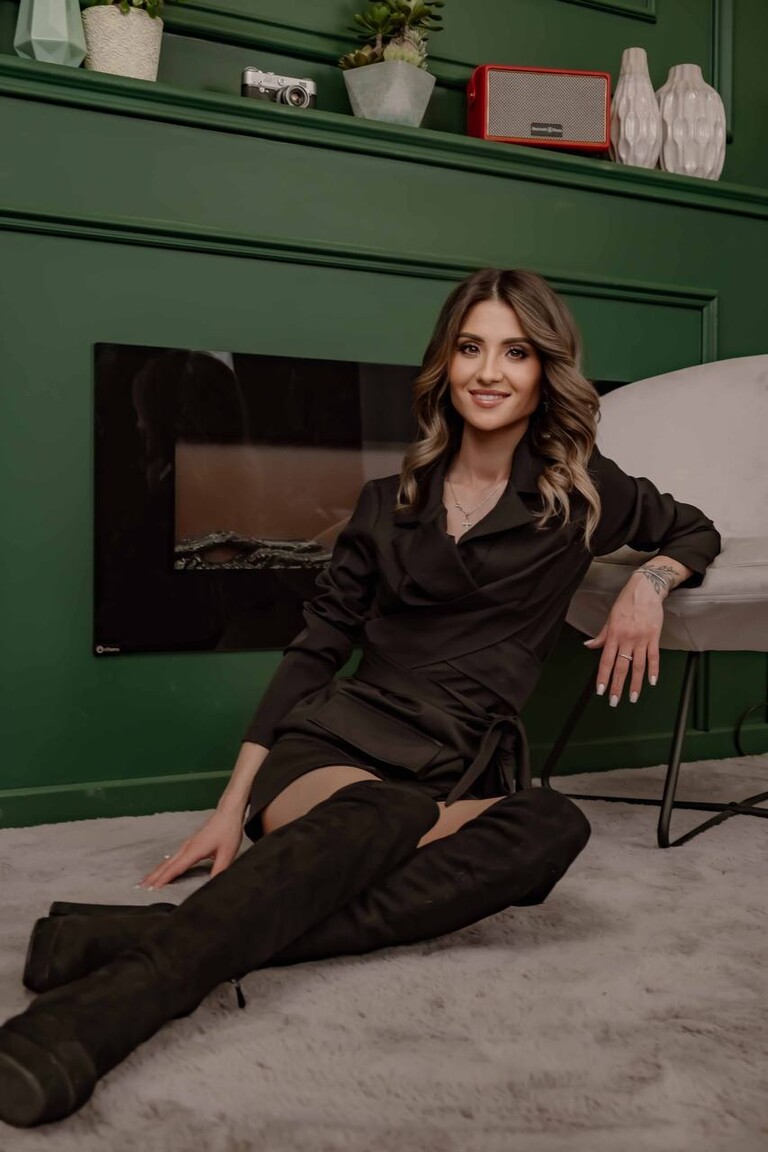 Kristina  international dating login