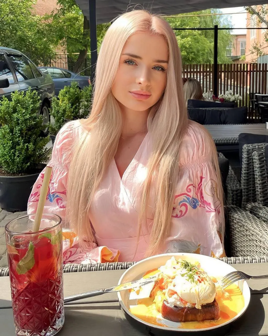Maryna international dating paris