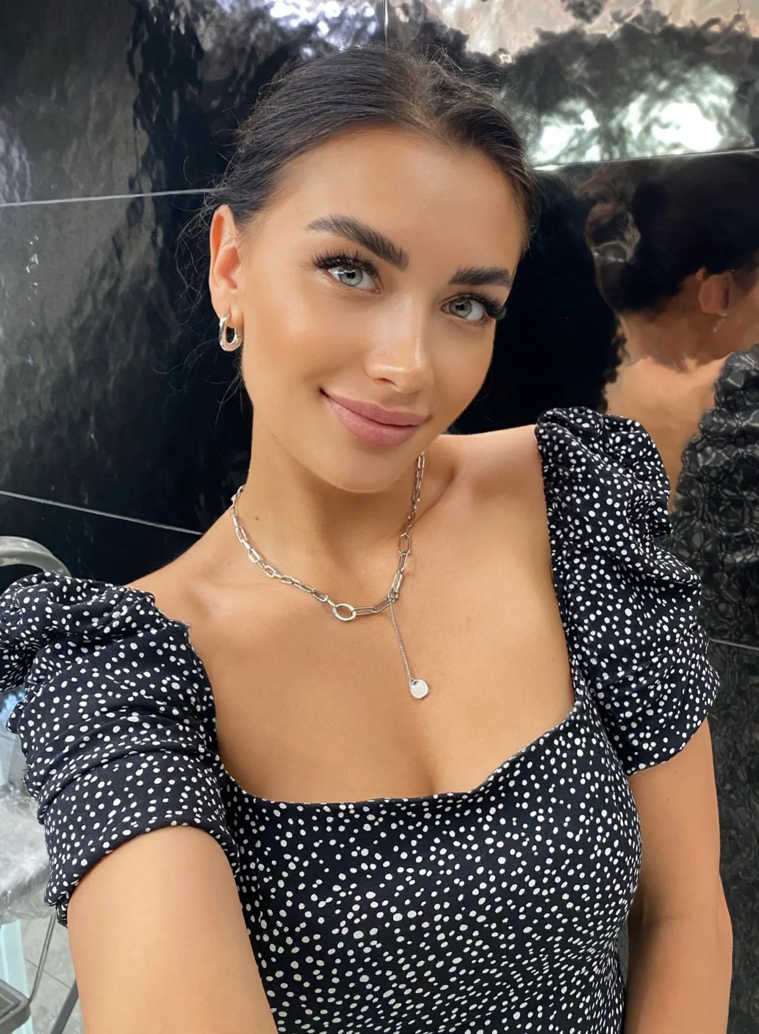 Julia international dating profile