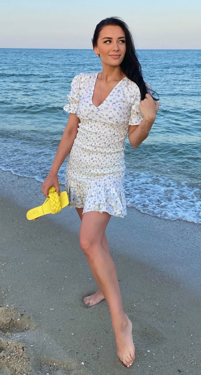 Julia international dating profile