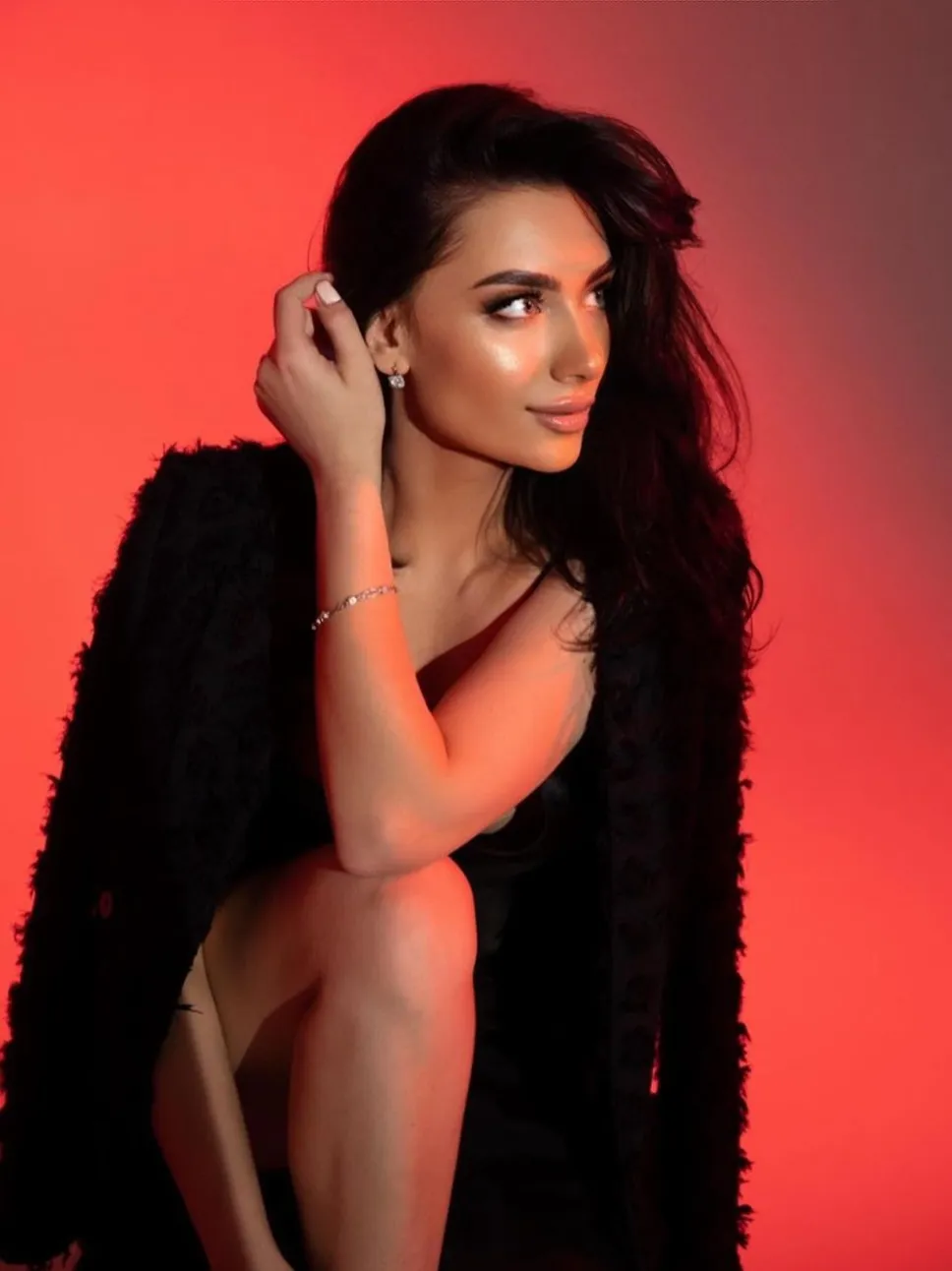 Julia international dating profile