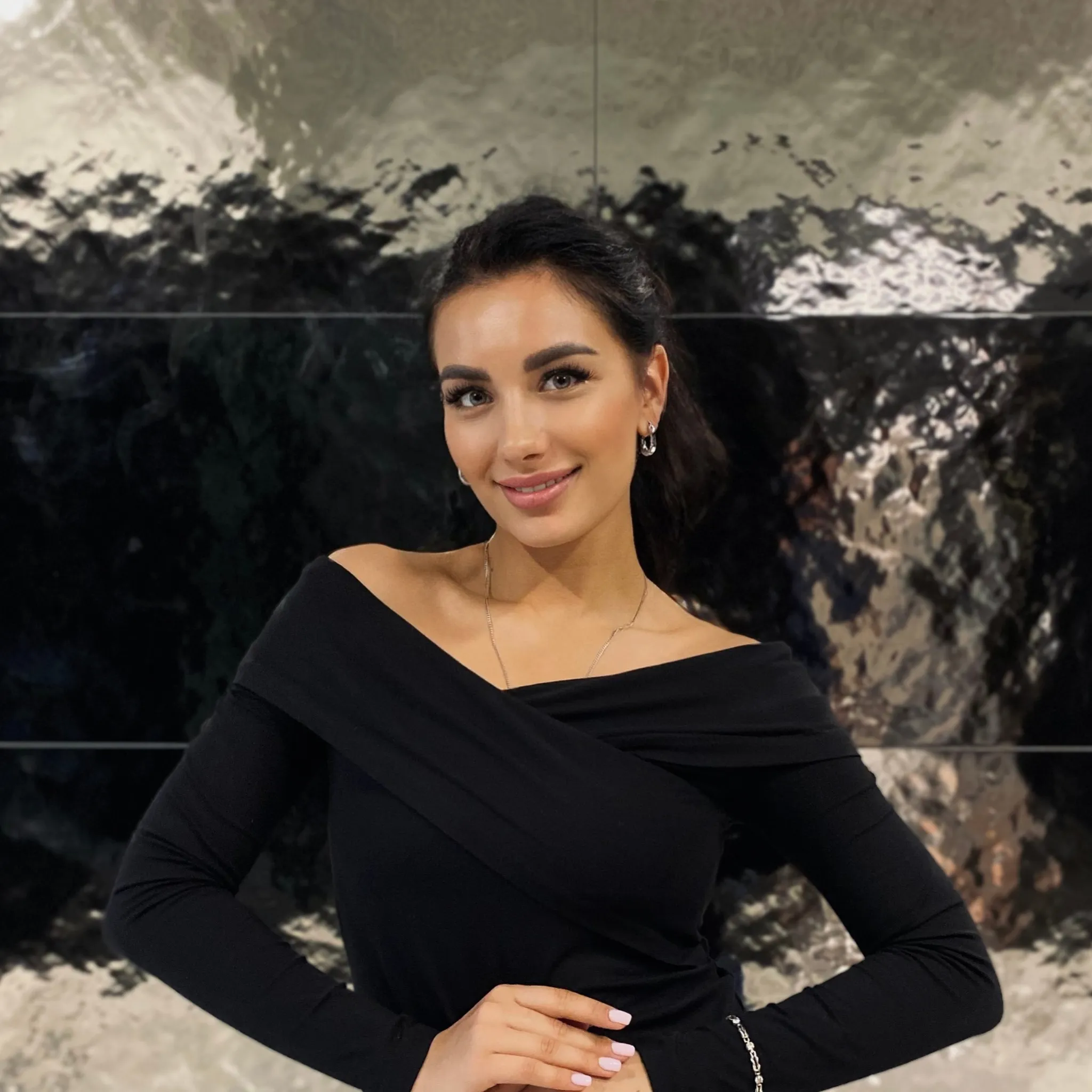 Julia international dating profile