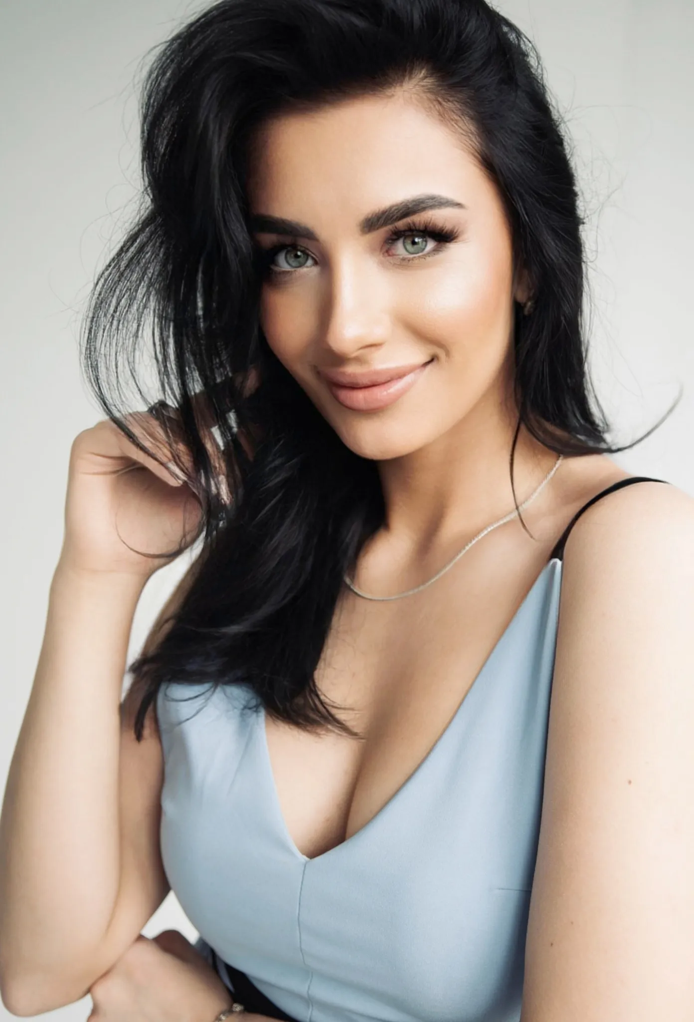 Julia international dating profile