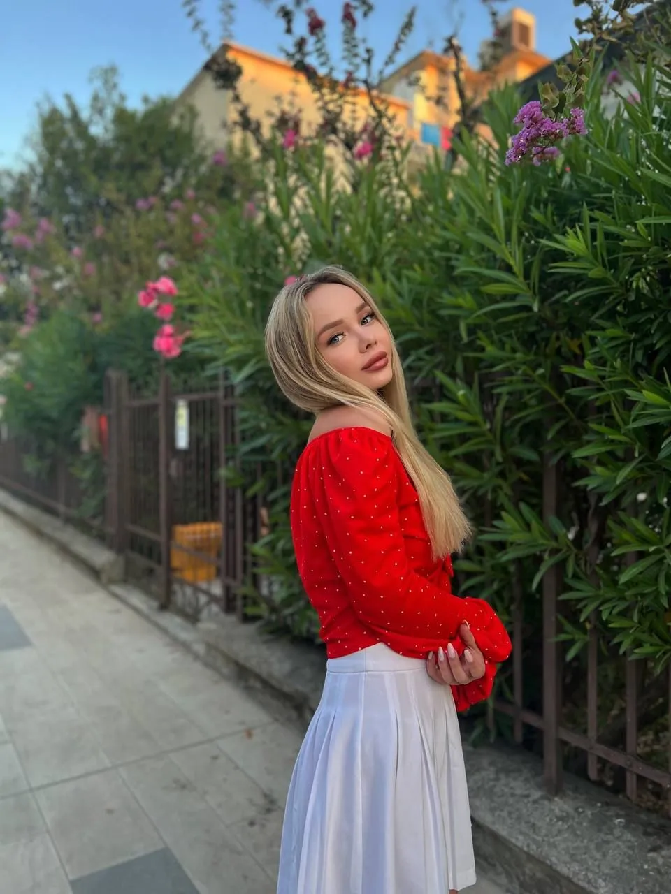 Anhelina dating international free