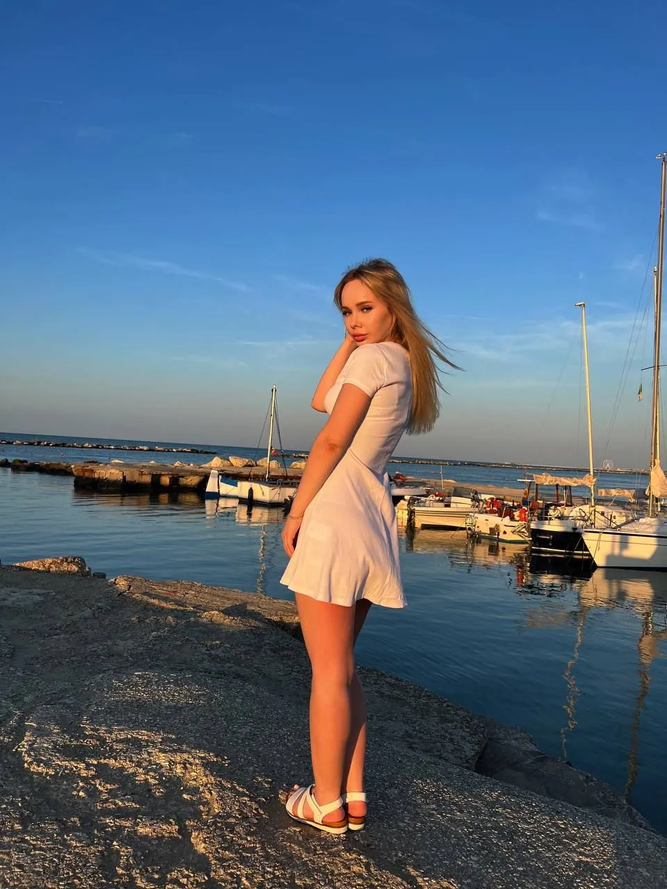 Anhelina dating international free