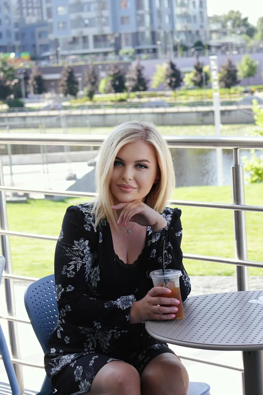 Veronika dating internationally online