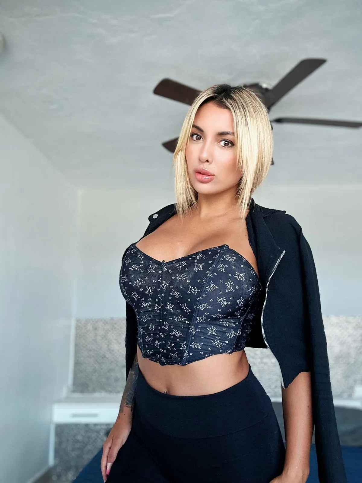 Alexia international dating pof