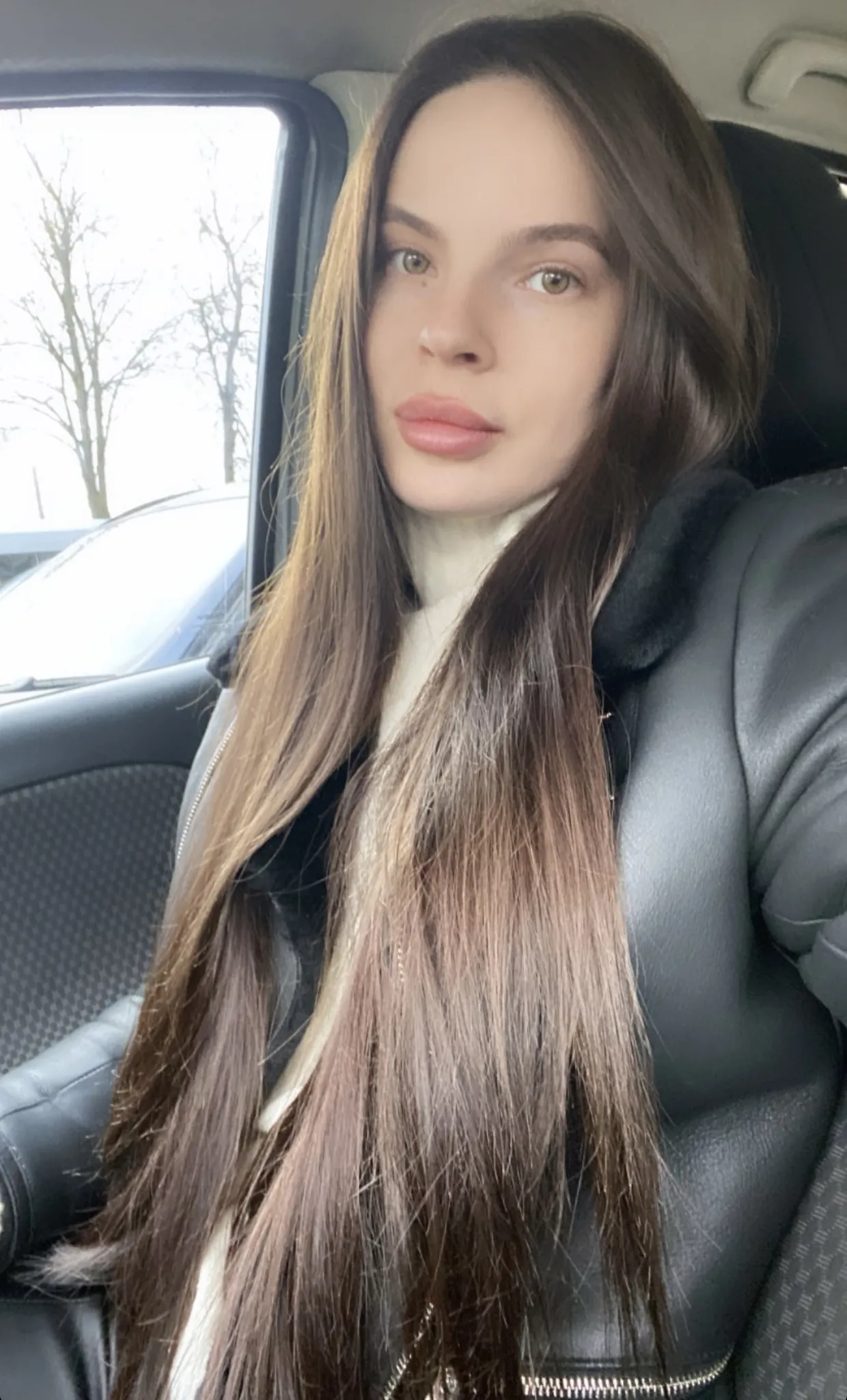 Elvira an international dating website