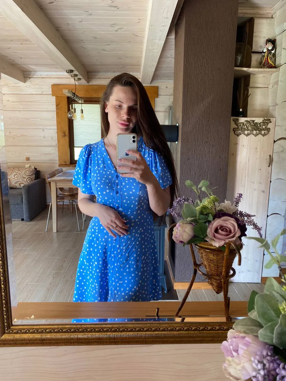 Elvira an international dating website