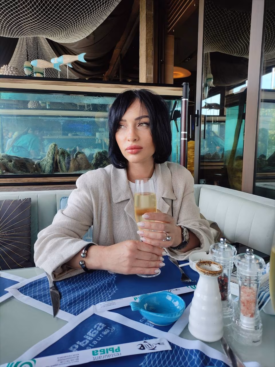 Alisa 48 Milan Italy how to marry