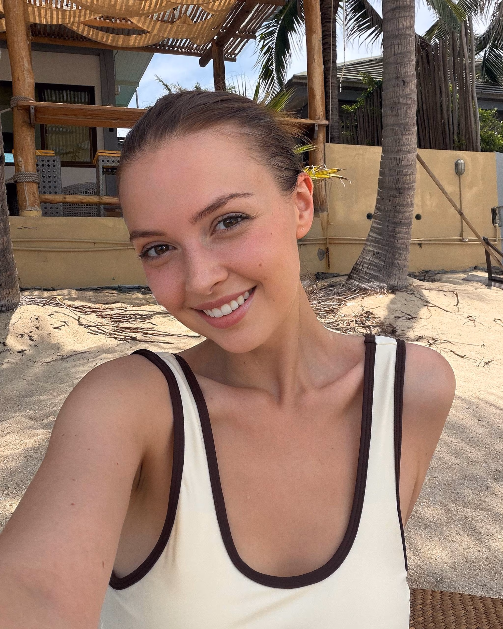 Alina 28 Bangkok Thailand international dating agency